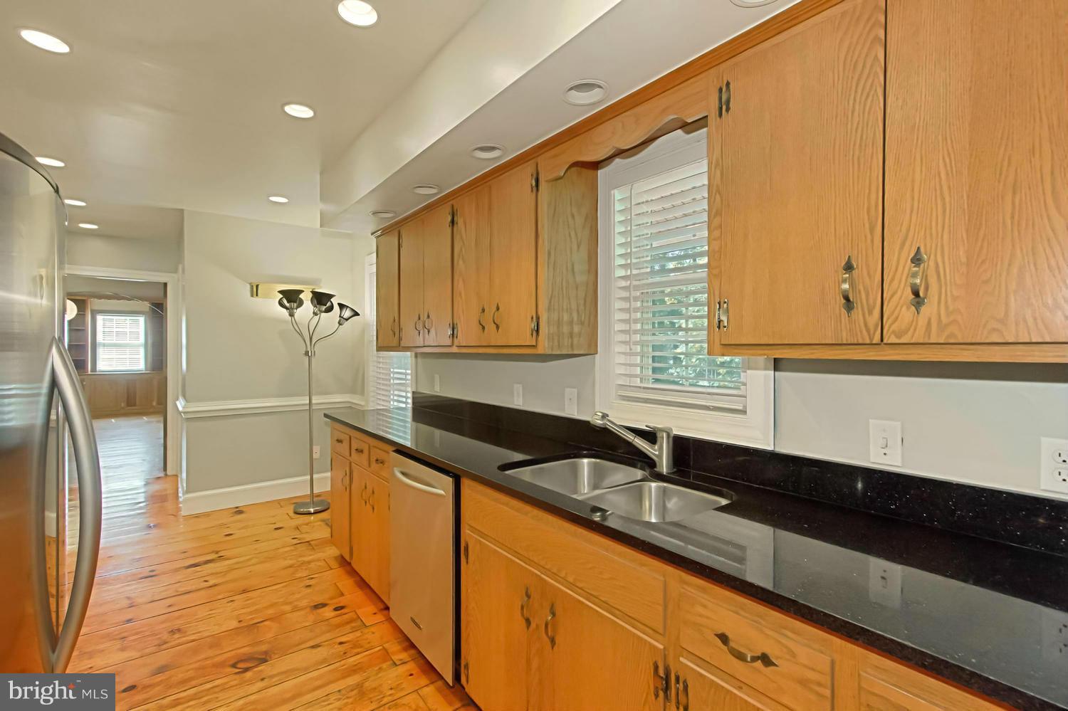 12467 Henderson Road Clifton, VA 20124 - Photo 10 of 30 Kitchen