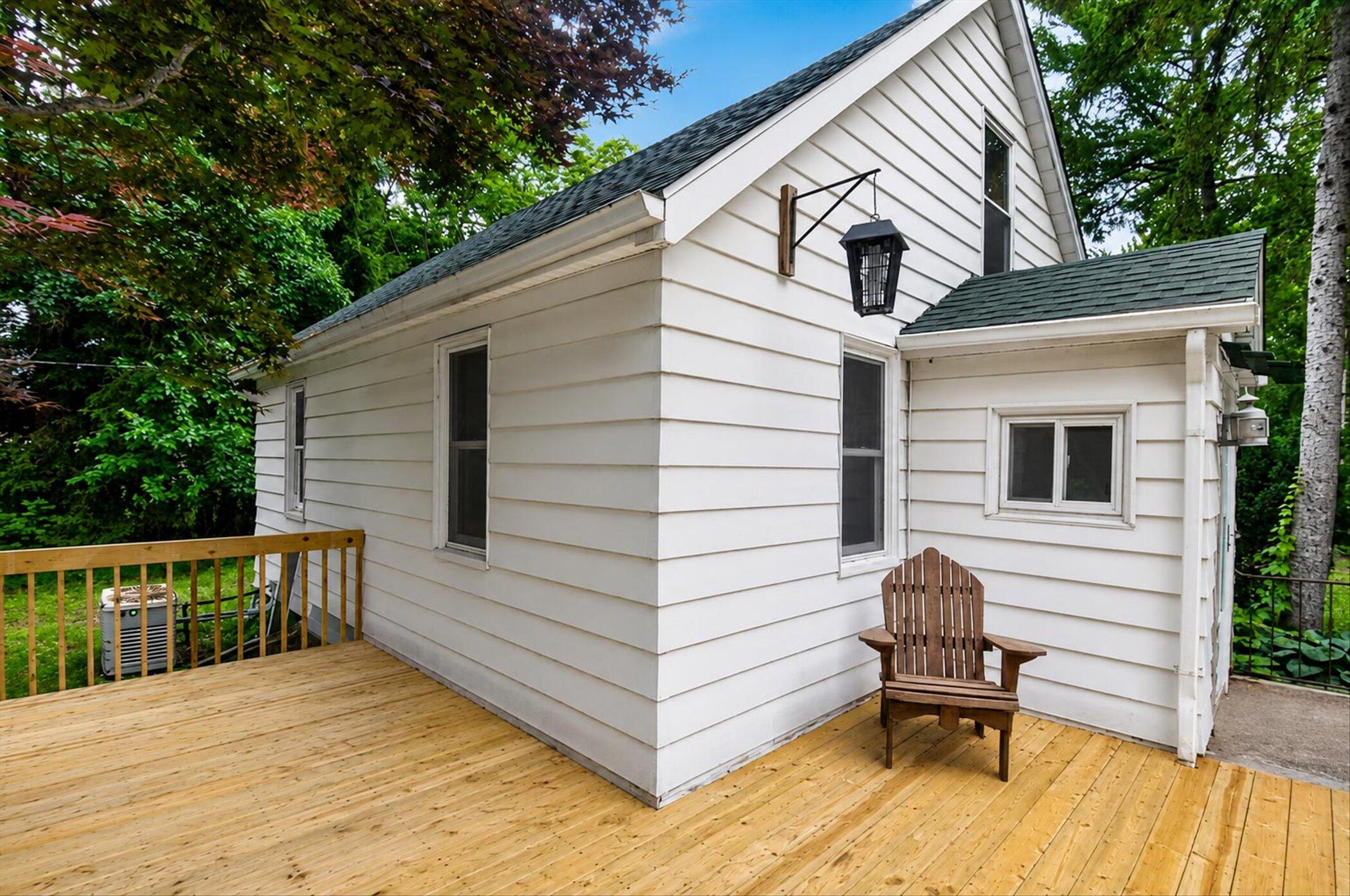 6109 Brooklyn Road Jackson, MI 49201 - Photo 22 of 25 22-6109-Brooklyn-Rd-WindowStill-Photogra