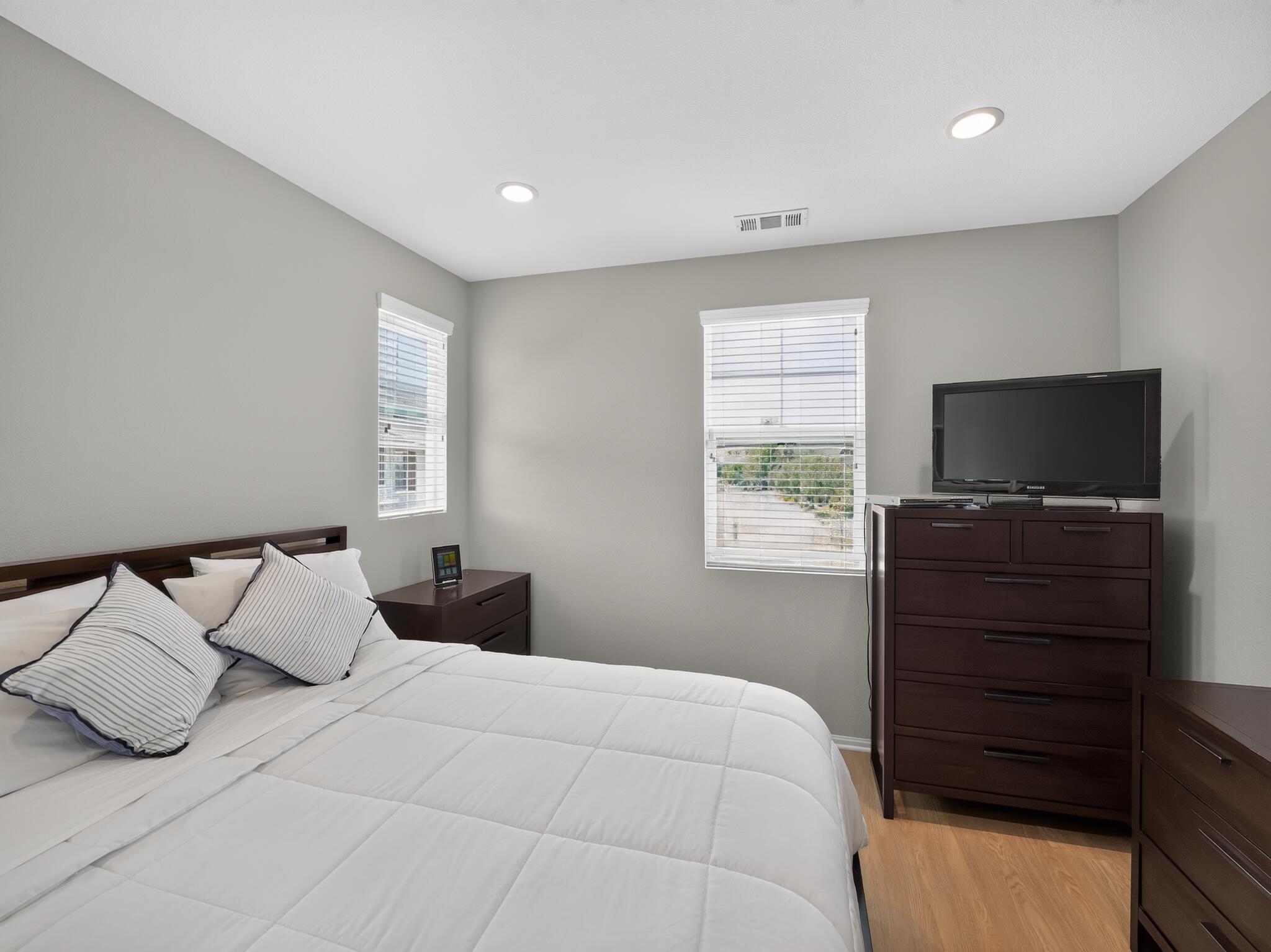 6657 Fathom Way Goleta, CA 93117 - Photo 25 of 38 34_6657_Fathom_Wy-Bedroom-3101