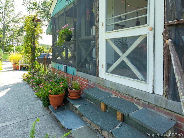 938 Plainview Road Topping, VA 23169 - Photo 6 of 43 WALKWAYS