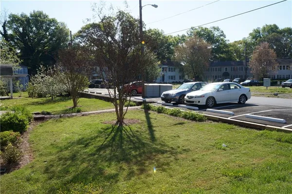 $1,200 | 583 Colonial Circle Southeast, Marietta, GA 30060