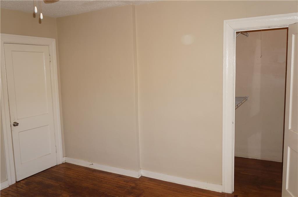 583 Colonial Circle Southeast Marietta, GA 30060 - Photo 3 of 11