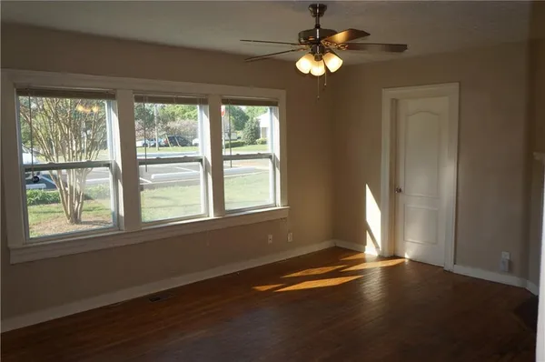 $1,200 | 583 Colonial Circle Southeast, Marietta, GA 30060