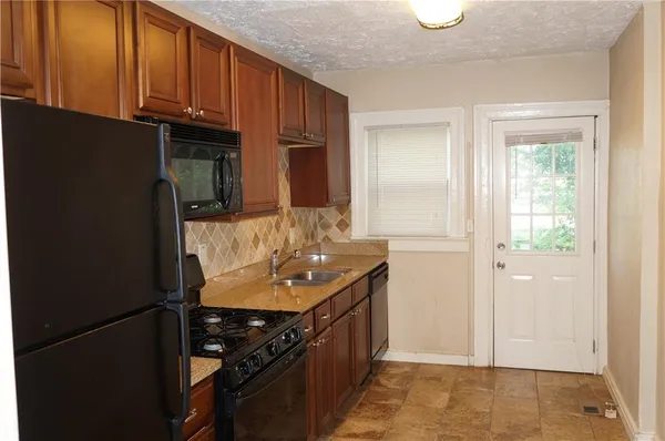 $1,200 | 583 Colonial Circle Southeast, Marietta, GA 30060