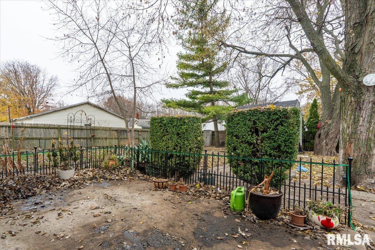 1417 Dillon Drive Normal, IL 61761 - Photo 19 of 27