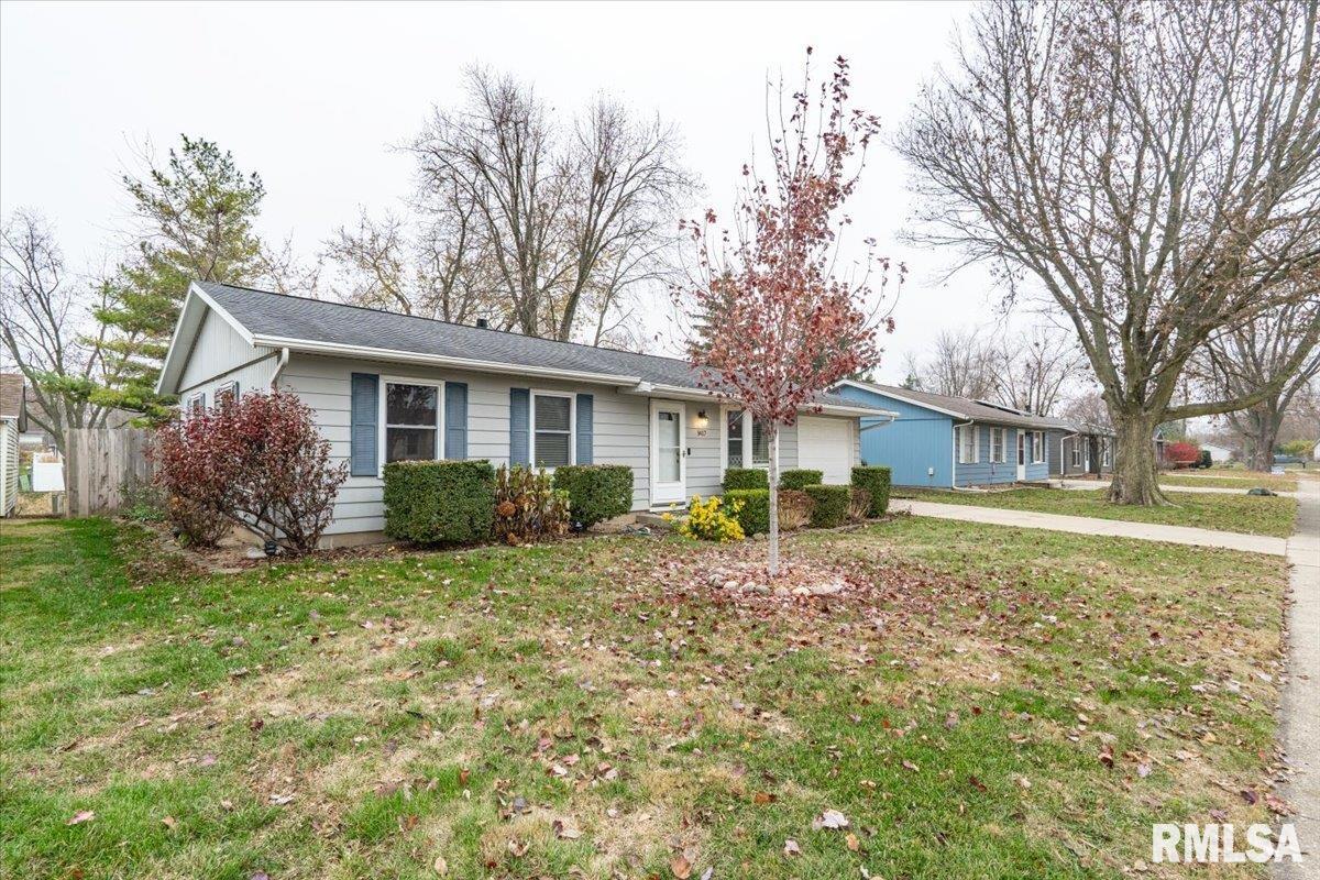 1417 Dillon Drive Normal, IL 61761 - Photo 3 of 27