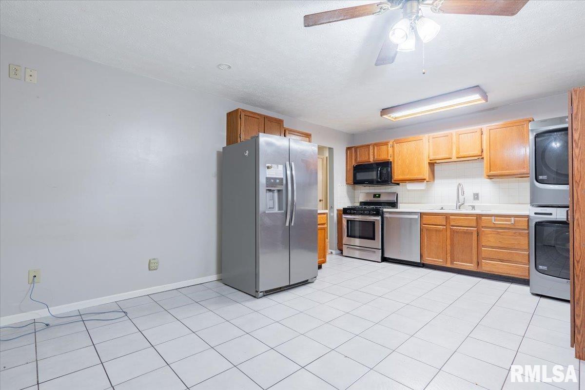 1417 Dillon Drive Normal, IL 61761 - Photo 9 of 27