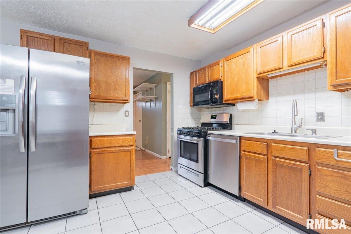 1417 Dillon Drive Normal, IL 61761 - Photo 10 of 27