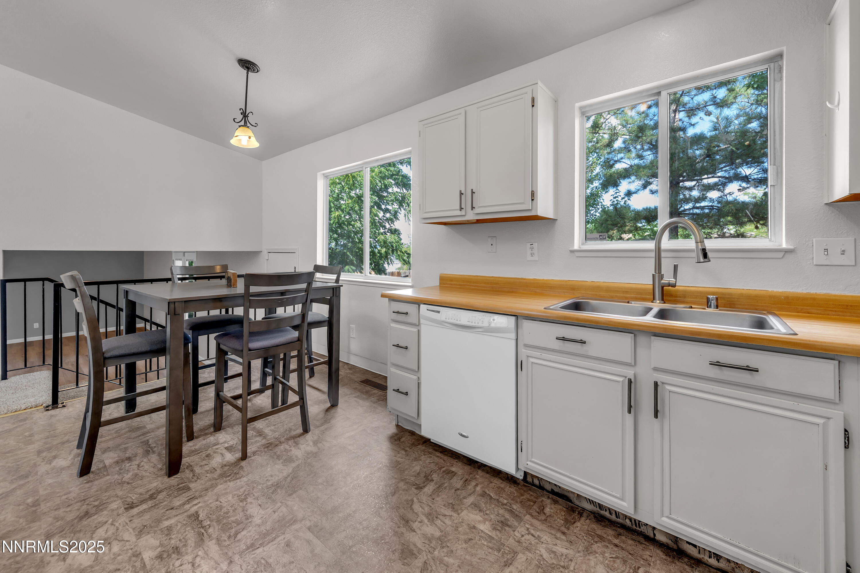 8664 Piper Place Reno, NV 89506 - Photo 8 of 36 Piper8664-009