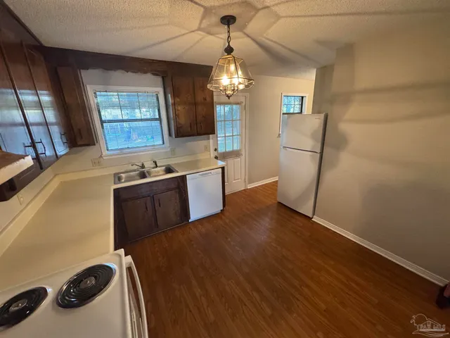 $1,200 | 6413 Kennington Circle, Milton, FL 32570