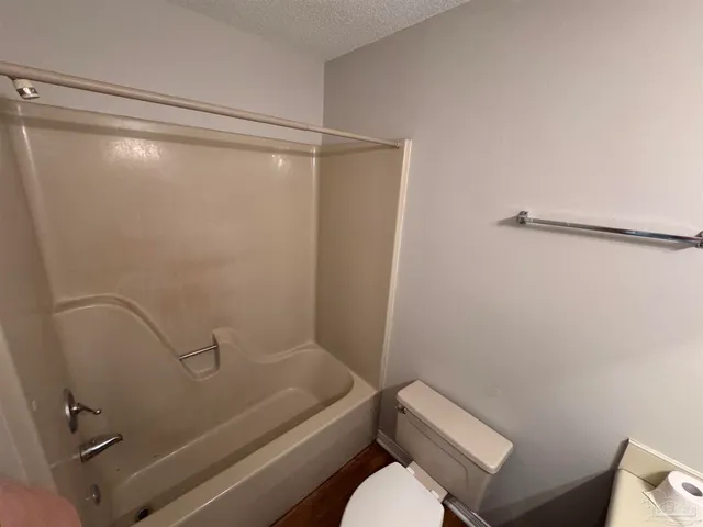 $1,200 | 6413 Kennington Circle, Milton, FL 32570