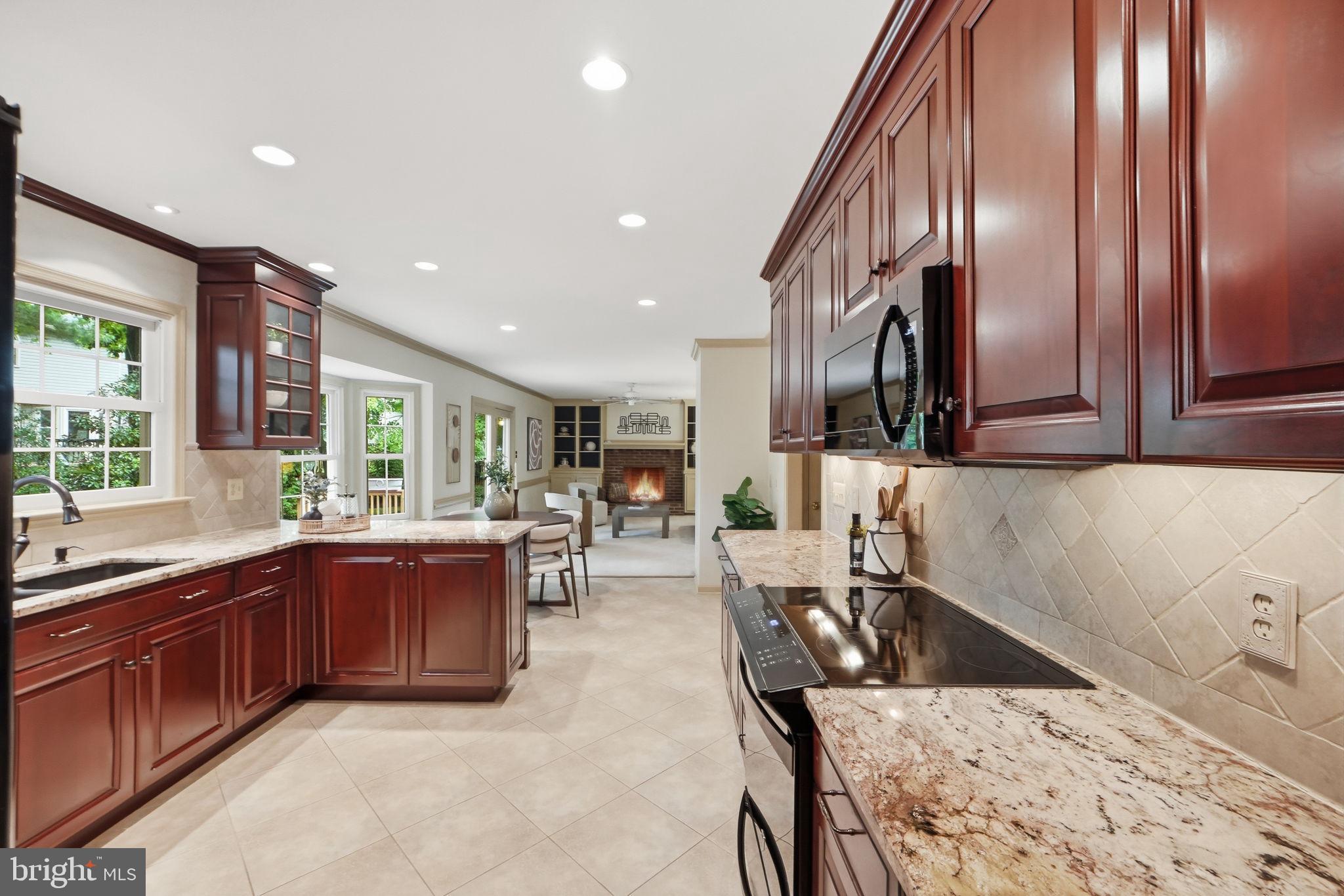 13702 Springstone Court Clifton, VA 20124 - Photo 10 of 50 Nice updated kitchen