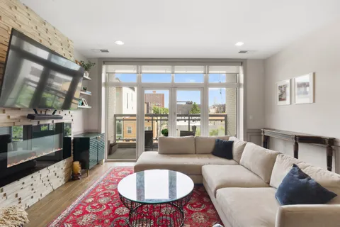 $799,000 | 1601 West Pearson Street, Unit 3S, Chicago, IL 60622