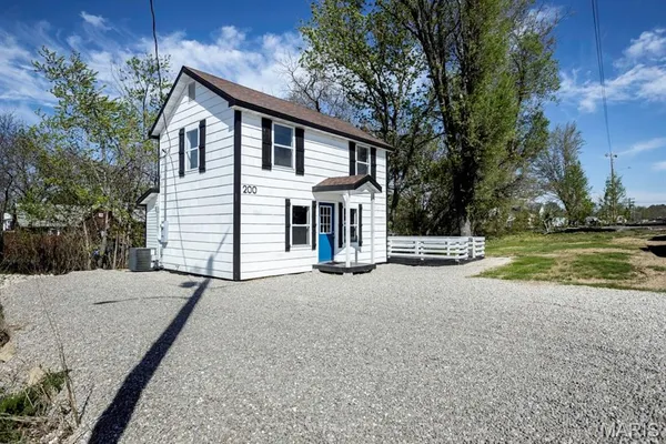 $195,000 | 200 11th Street, Crocker, MO 65452