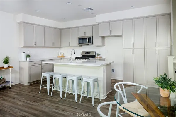 $799,800 | 420 Coyote Pass, Lake Forest, CA 92610