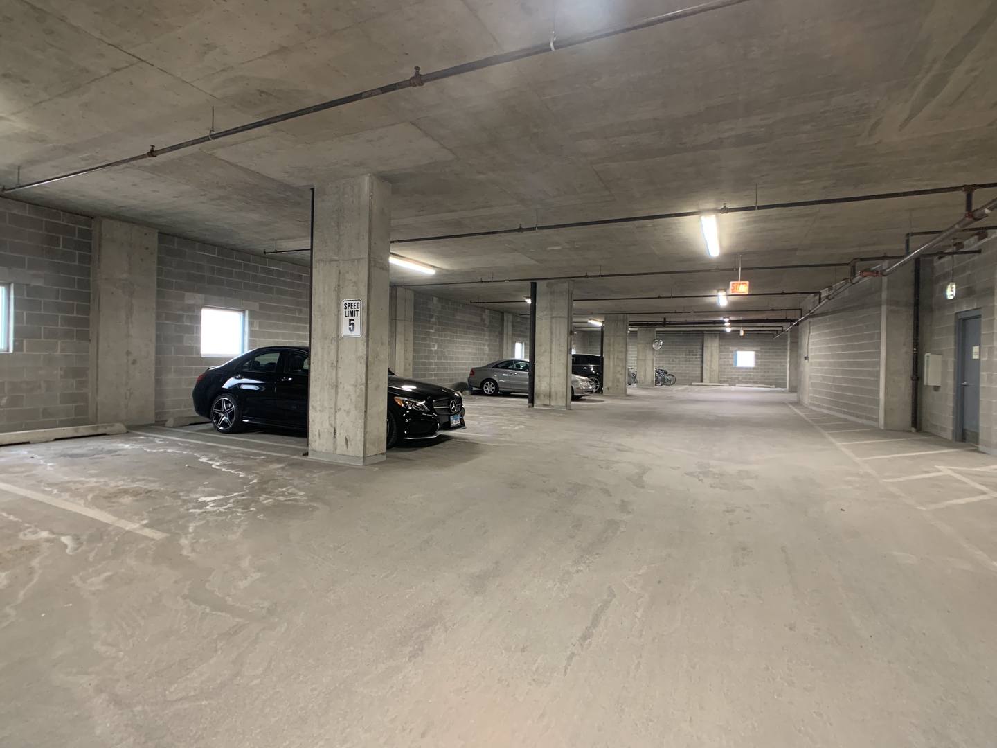 909 West Washington Boulevard, Unit 513 Chicago, IL 60607 - Photo 15 of 16 a view of a car in garage