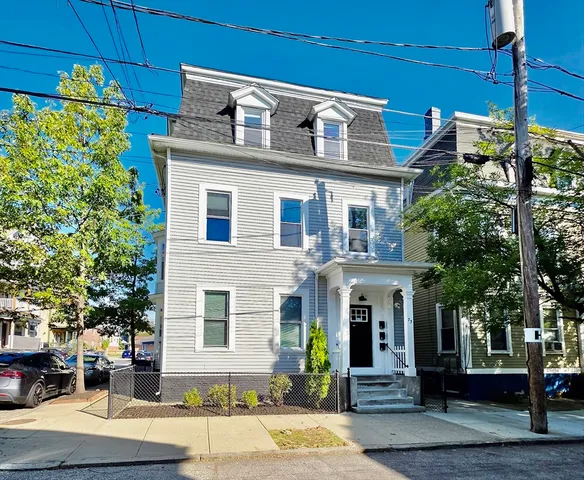 $2,500 | 73 Vernon Street, Unit 2, Providence, RI 02903