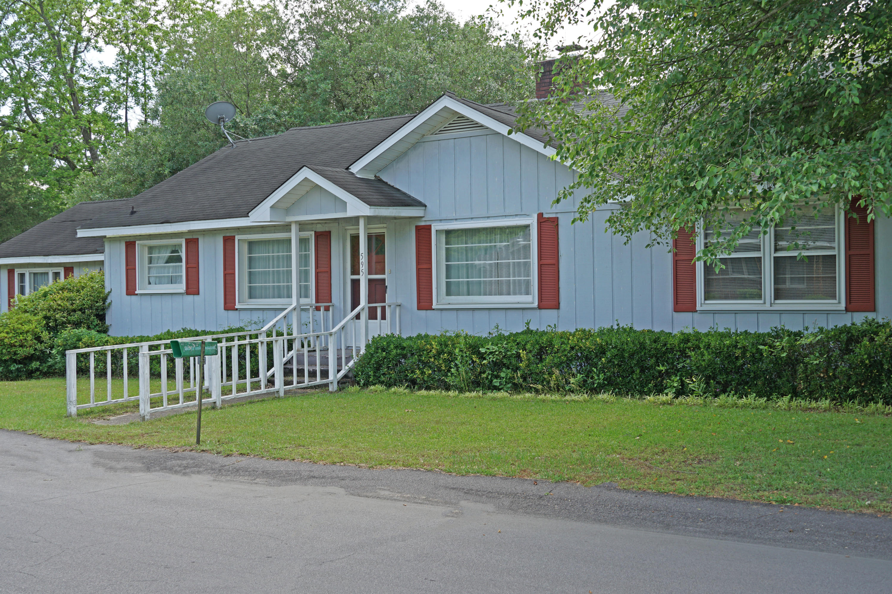595 Dantzler Street Elloree, SC 29047 - Photo 1 of 36 D Front of house 4
