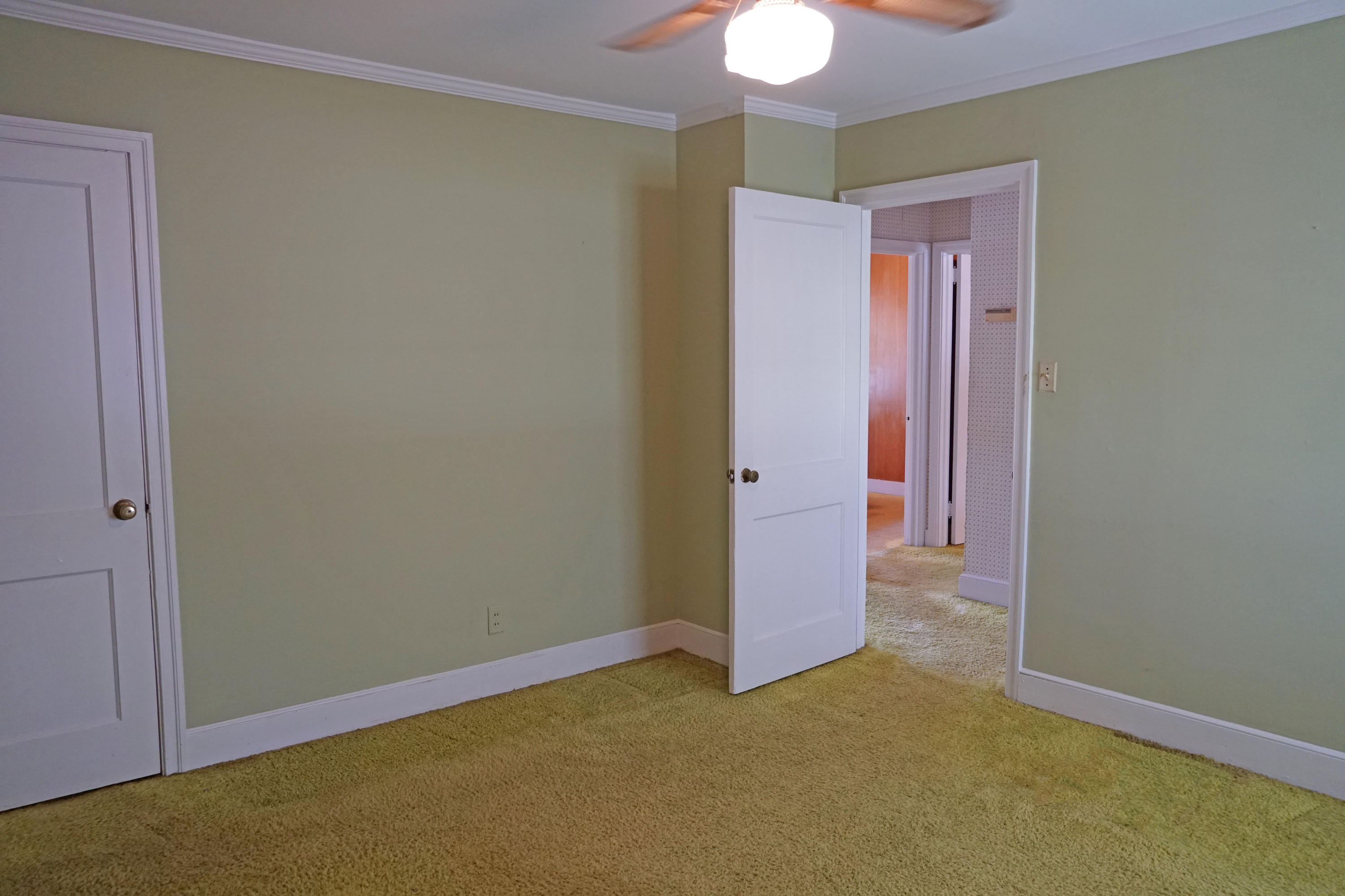 595 Dantzler Street Elloree, SC 29047 - Photo 20 of 36 D guest bed with pink window treatments