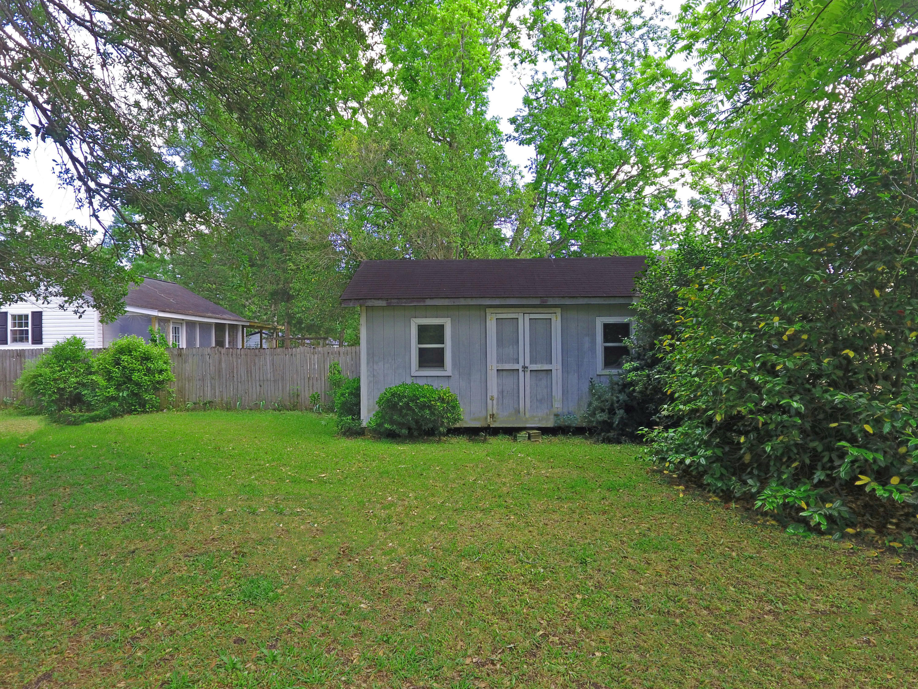 595 Dantzler Street Elloree, SC 29047 - Photo 4 of 36 D Shed