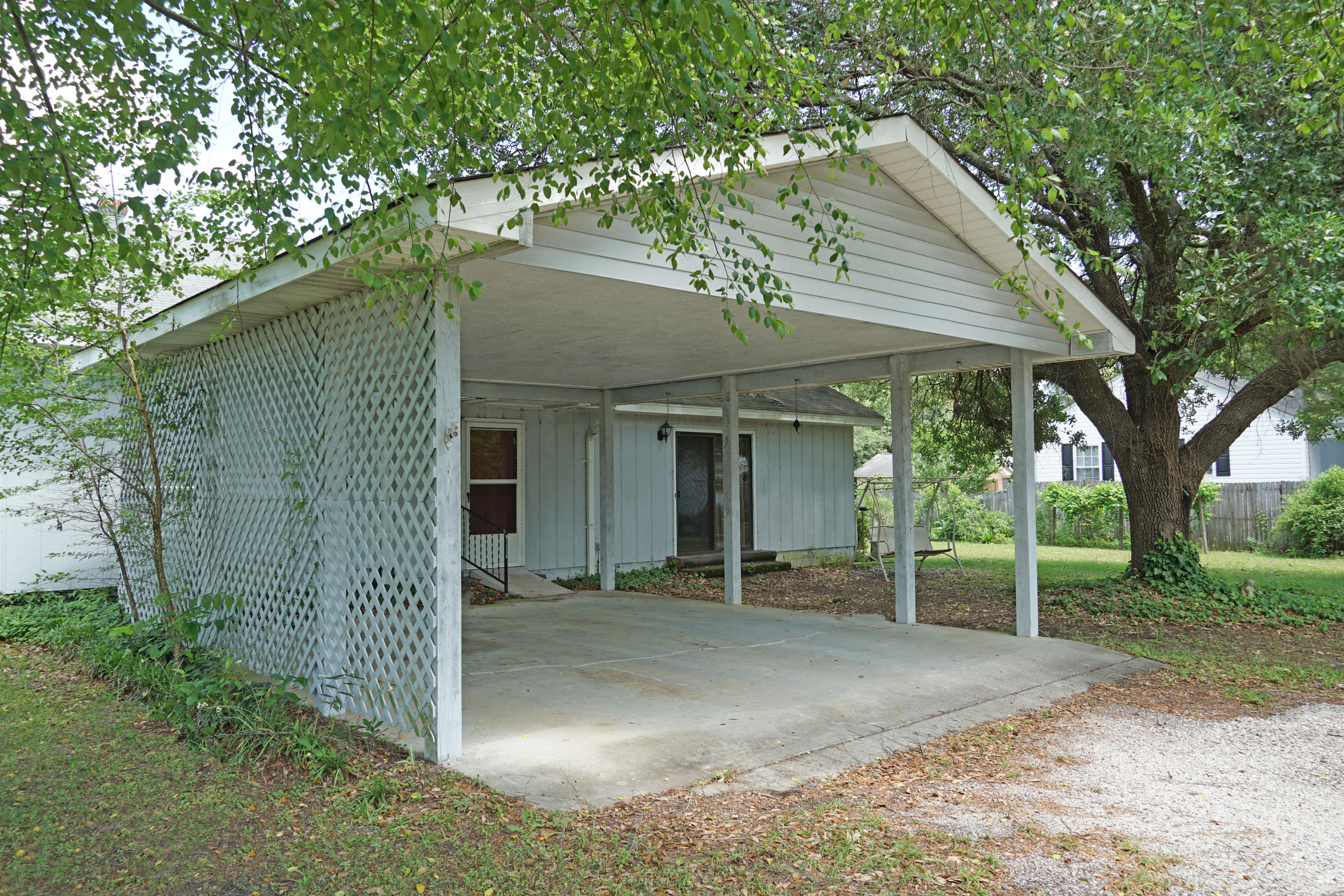 595 Dantzler Street Elloree, SC 29047 - Photo 31 of 36 D carport