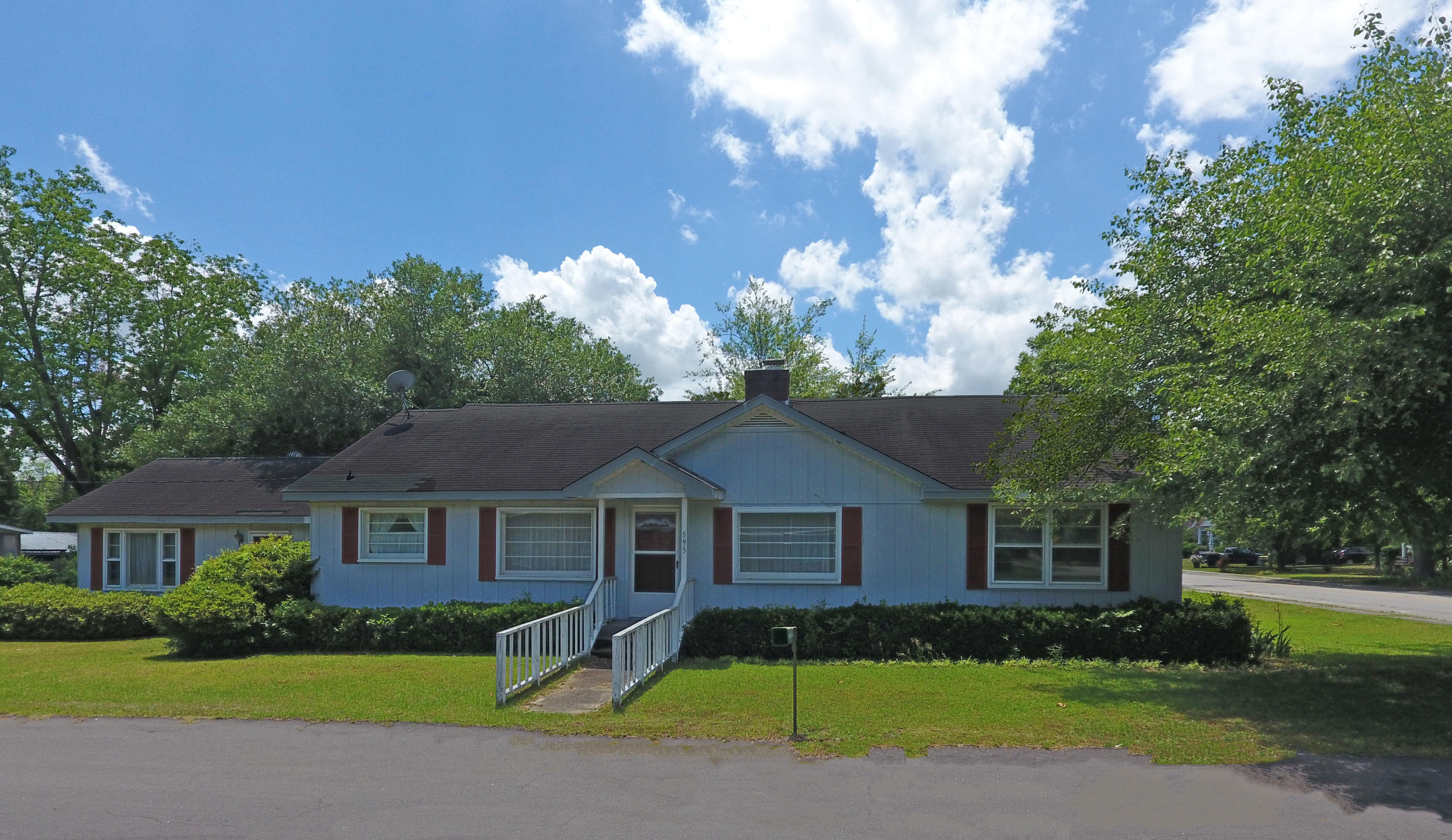 595 Dantzler Street Elloree, SC 29047 - Photo 5 of 36 D front of house