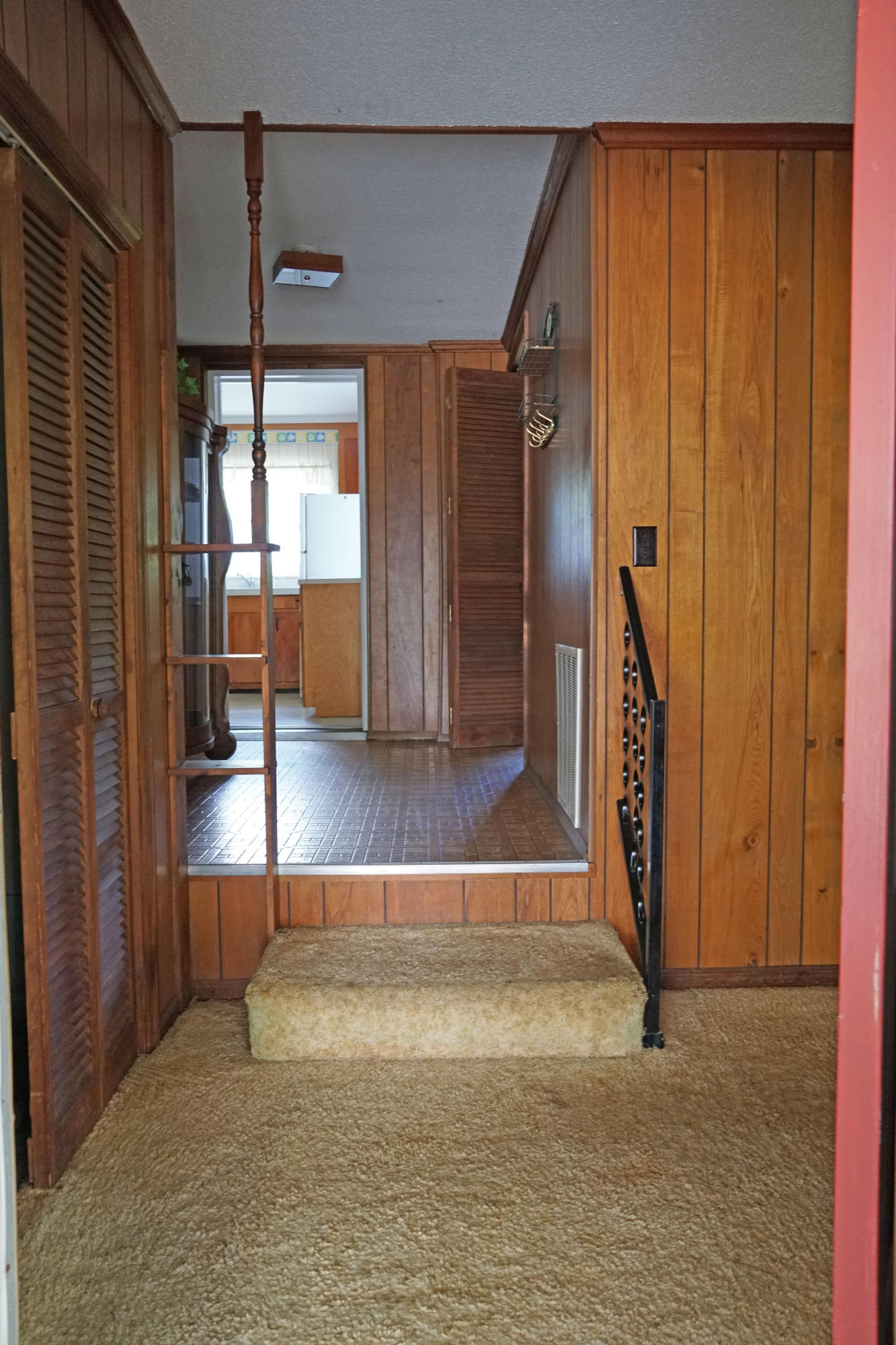 595 Dantzler Street Elloree, SC 29047 - Photo 9 of 36 D hallway 2