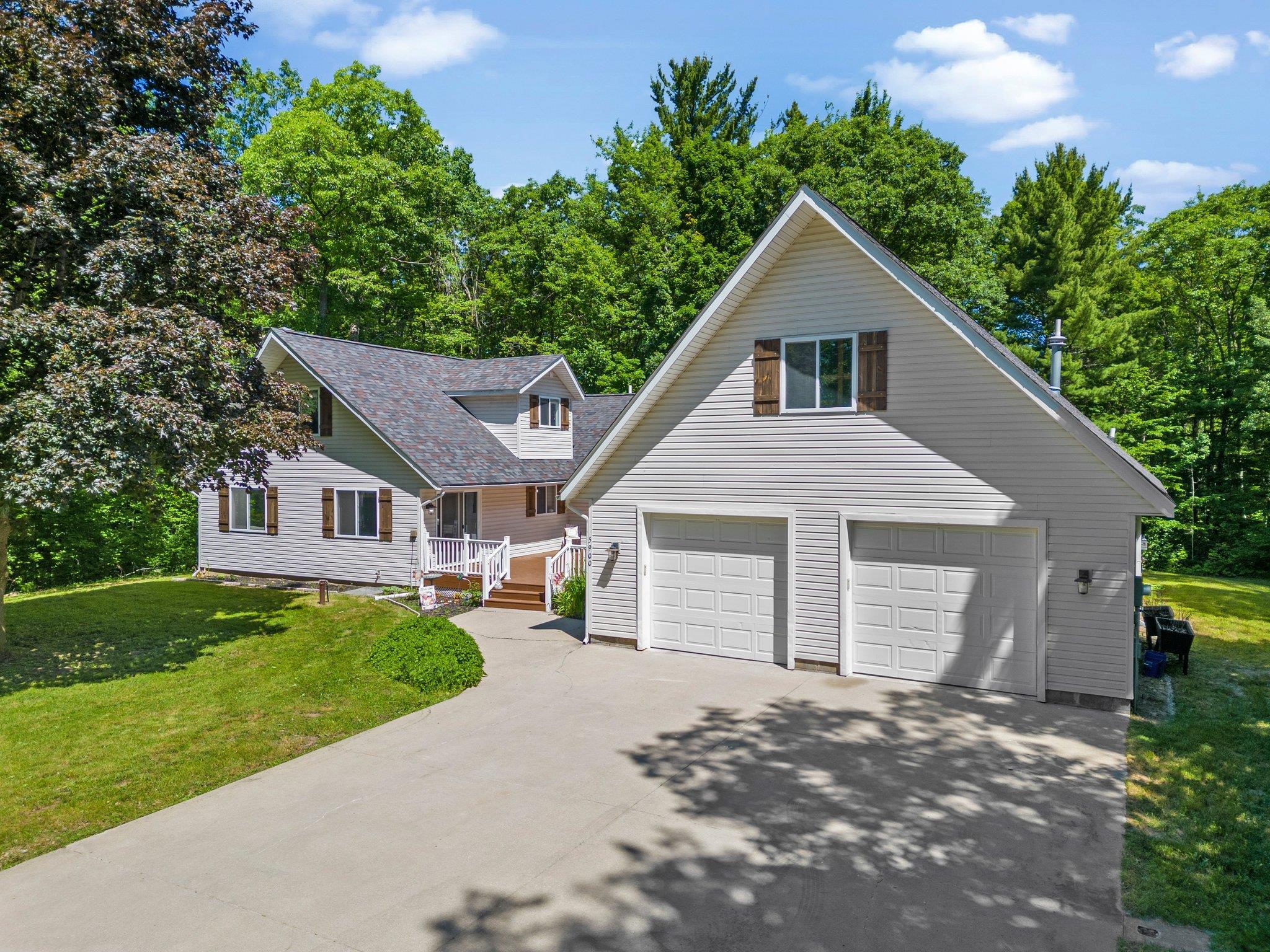 5900 Agren Road Lewiston, MI 49756 - Photo 5 of 54 1924297-0fb37f2b-1a54-4679-939c-ef2bde24f25a.JPG