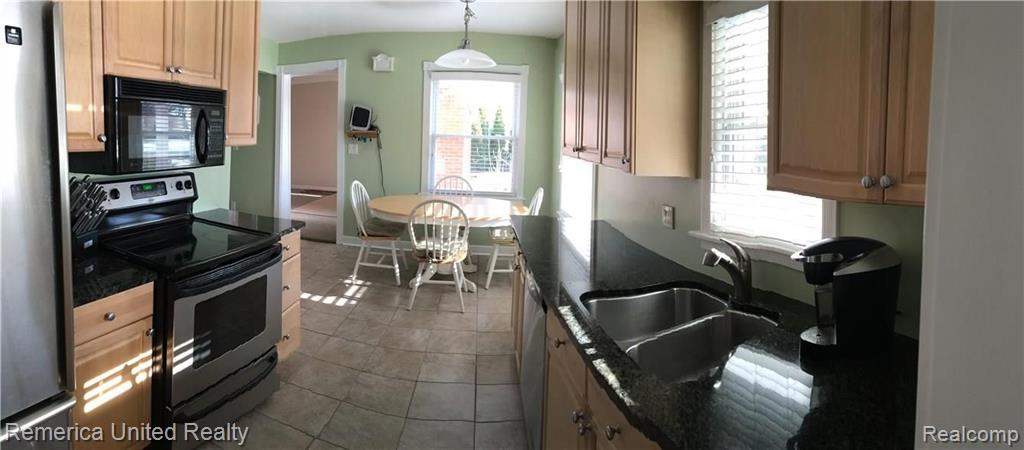 28348 Westerleigh Road Farmington Hills, MI 48334 - Photo 9 of 15