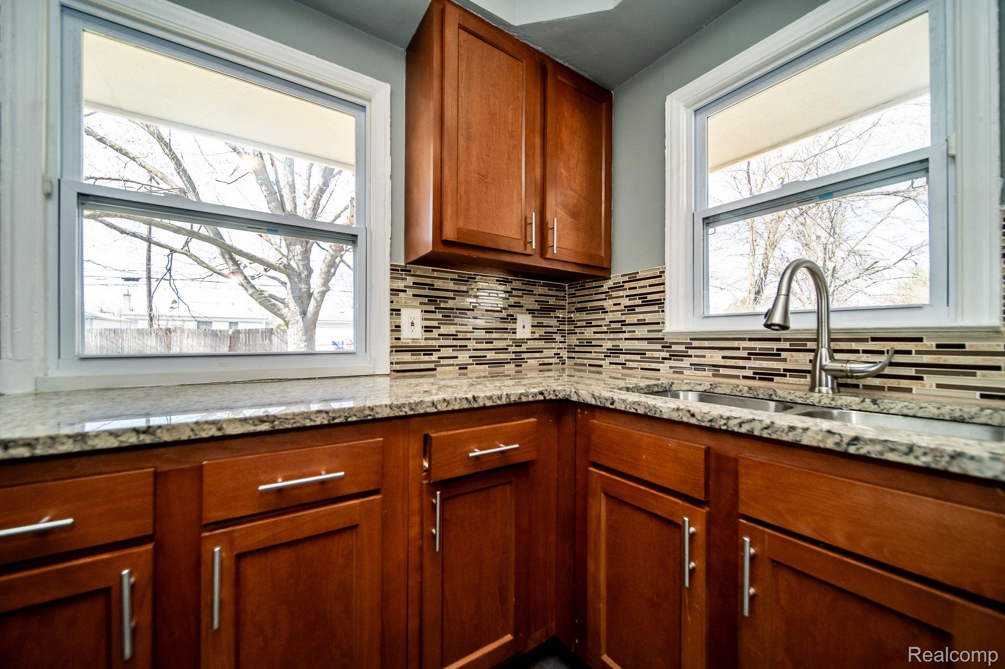 23781 Roxana Avenue Eastpointe, MI 48021 - Photo 12 of 61 Gallery Image 12
