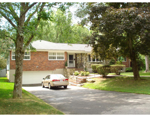 143 Fieldstone Road Westwood, MA 02090 - Photo 1 of 9 Gallery Image 1
