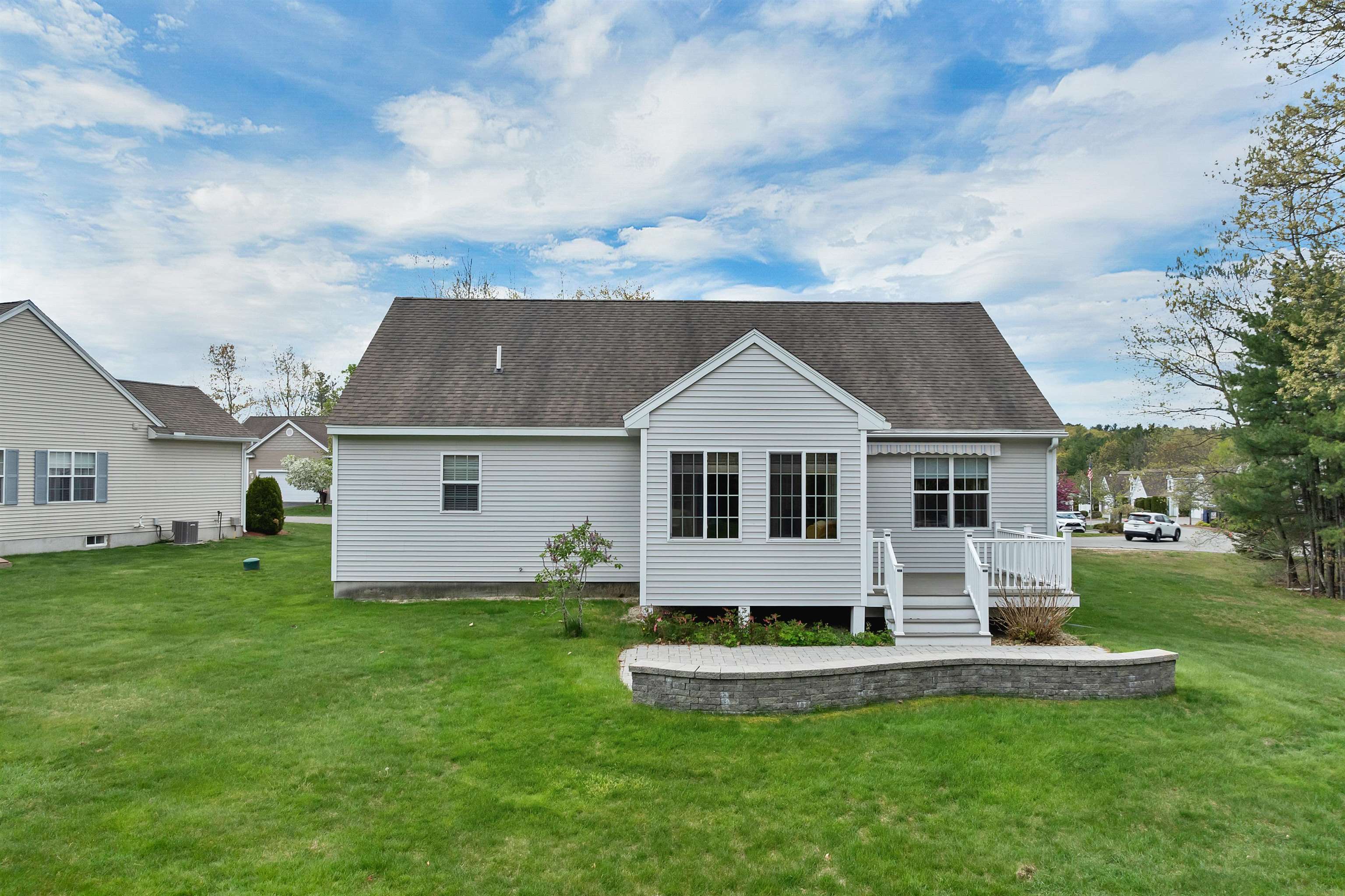 20 Brookview Road Windham, NH 03087 - Photo 3 of 35