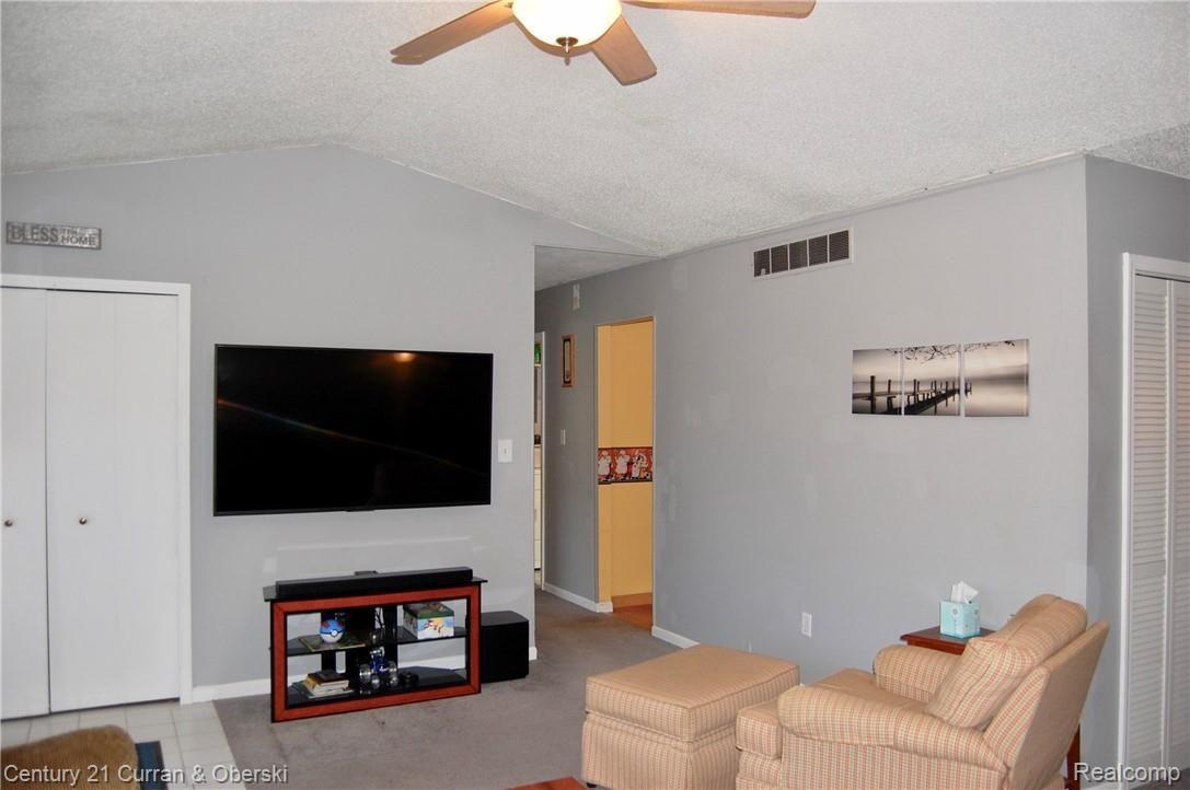3564 South Merriman Road Wayne, MI 48184 - Photo 4 of 27 fullsizeoutput_12bd.jpeg