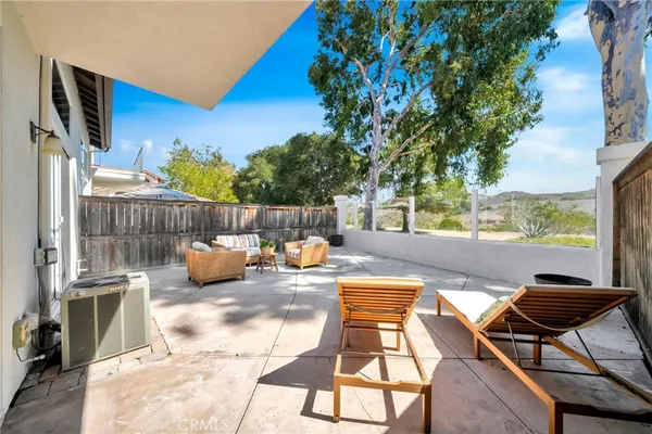 $929,900 | 160 Vía Lampara, Rancho Santa Margarita, CA 92688