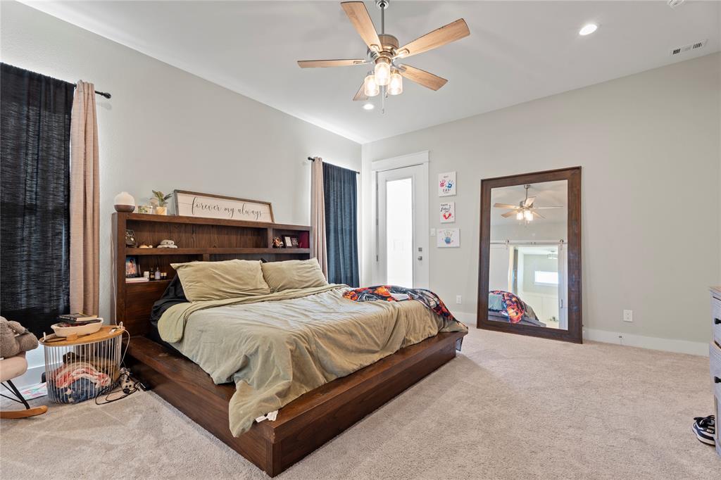2041 Carrie Court Weatherford, TX 76088 - Photo 14 of 38