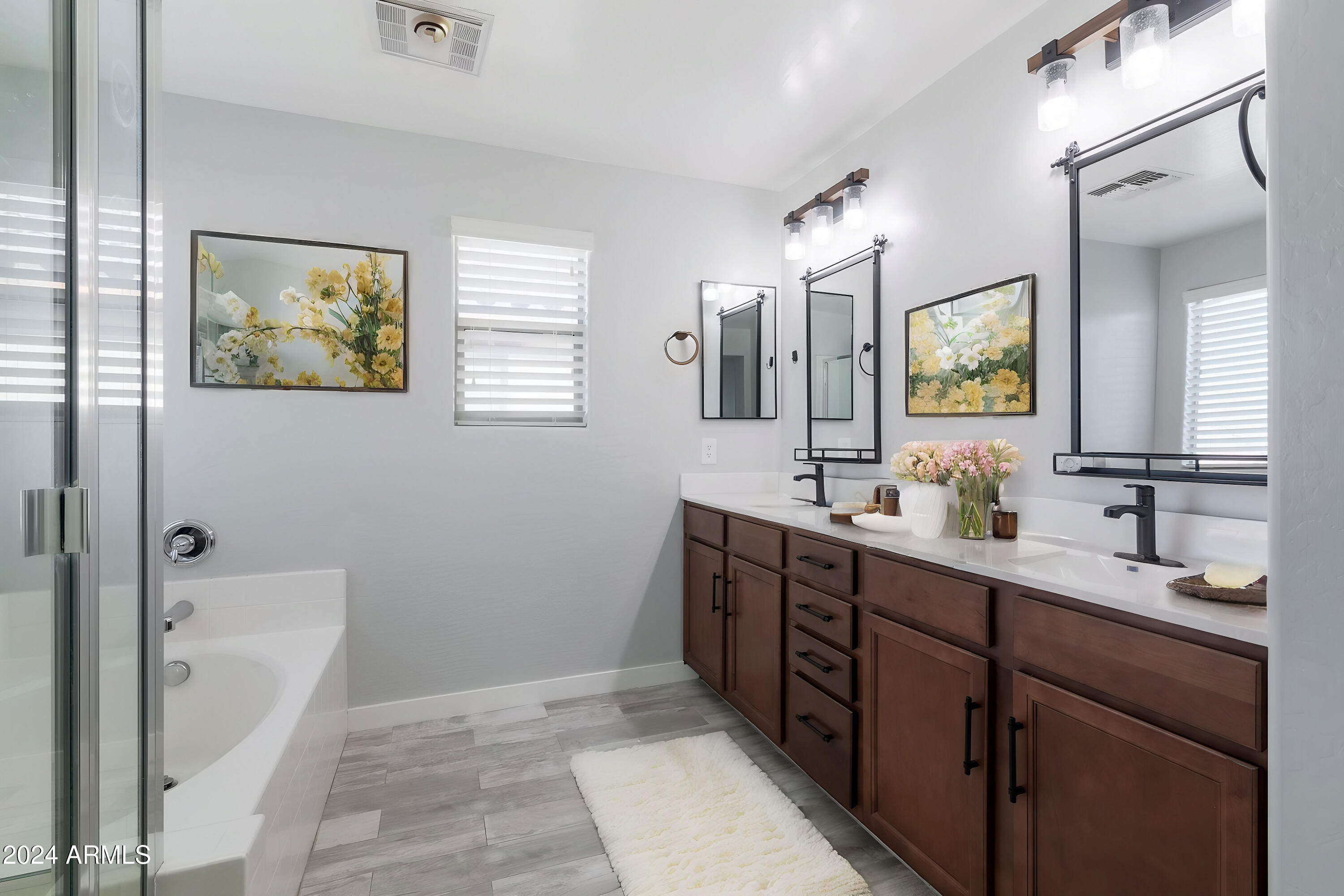 2066 South Martingale Road Gilbert, AZ 85295 - Photo 22 of 33 Virtual Staging AI -Master Bathroom