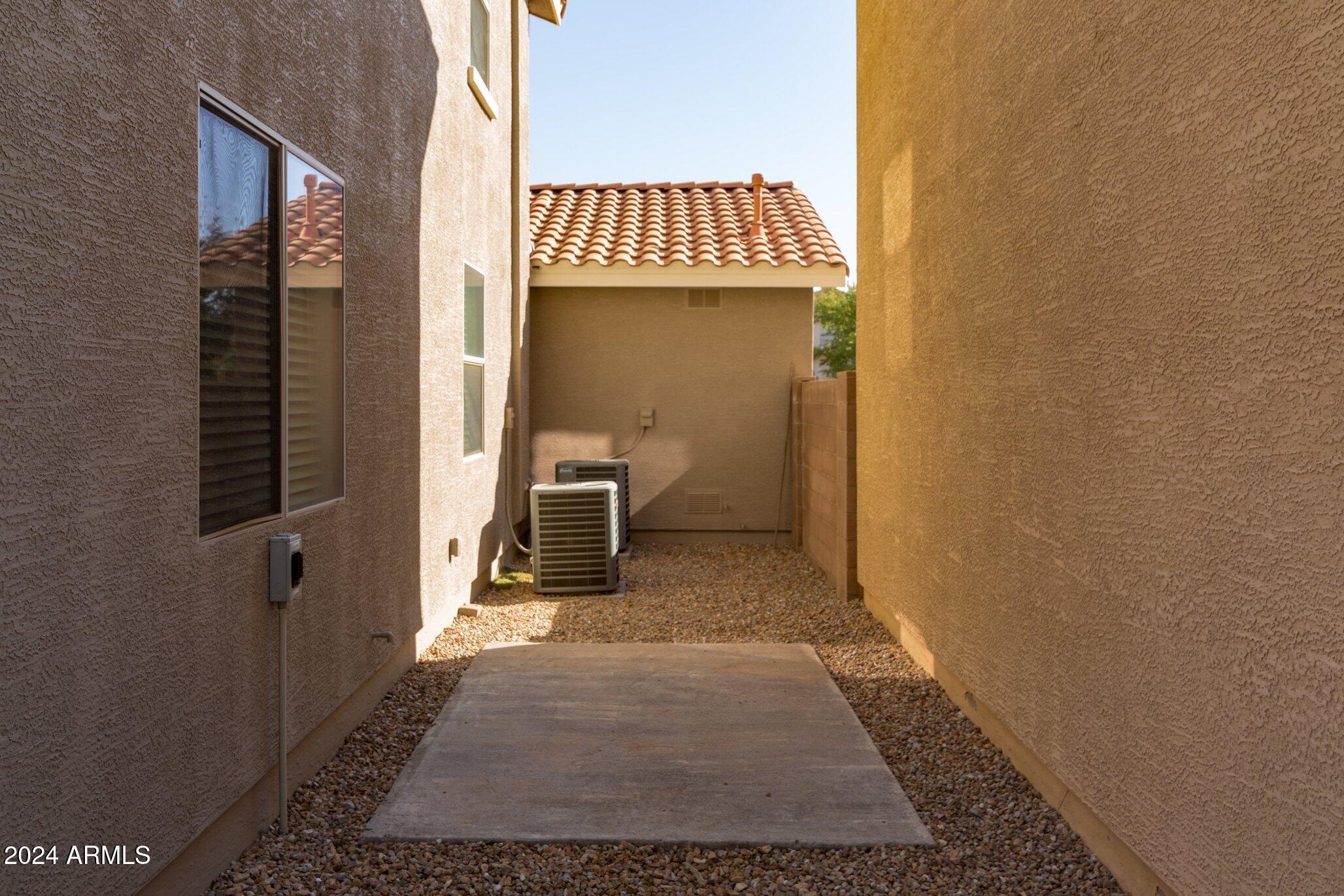 2066 South Martingale Road Gilbert, AZ 85295 - Photo 33 of 33 Sideyard