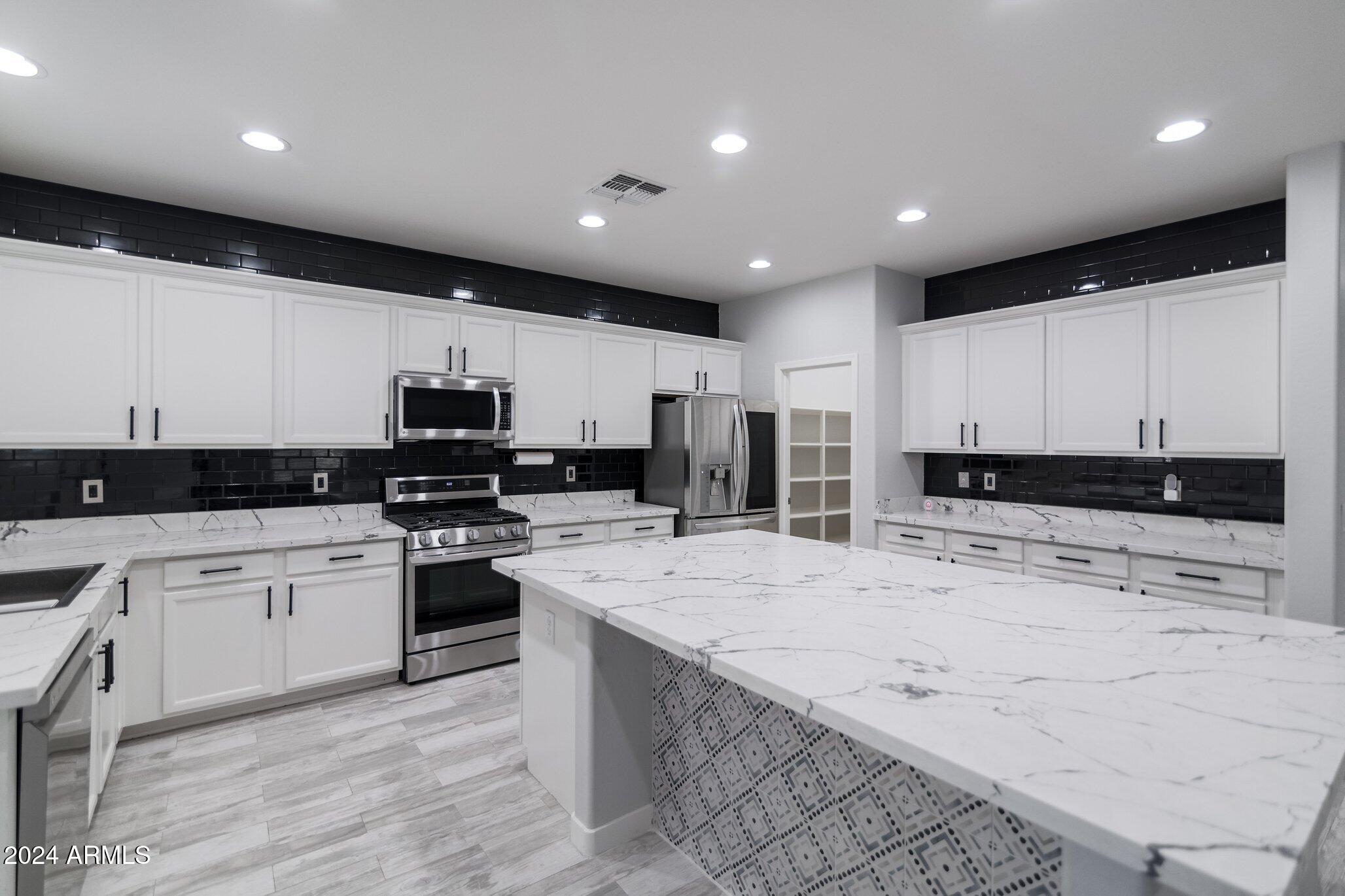 2066 South Martingale Road Gilbert, AZ 85295 - Photo 8 of 33 Kitchen 1