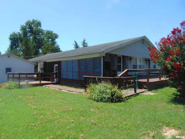 $90,000 | 42 South Main Street, Raleigh, IL 62977