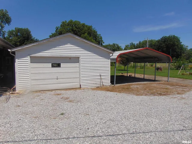 $90,000 | 42 South Main Street, Raleigh, IL 62977