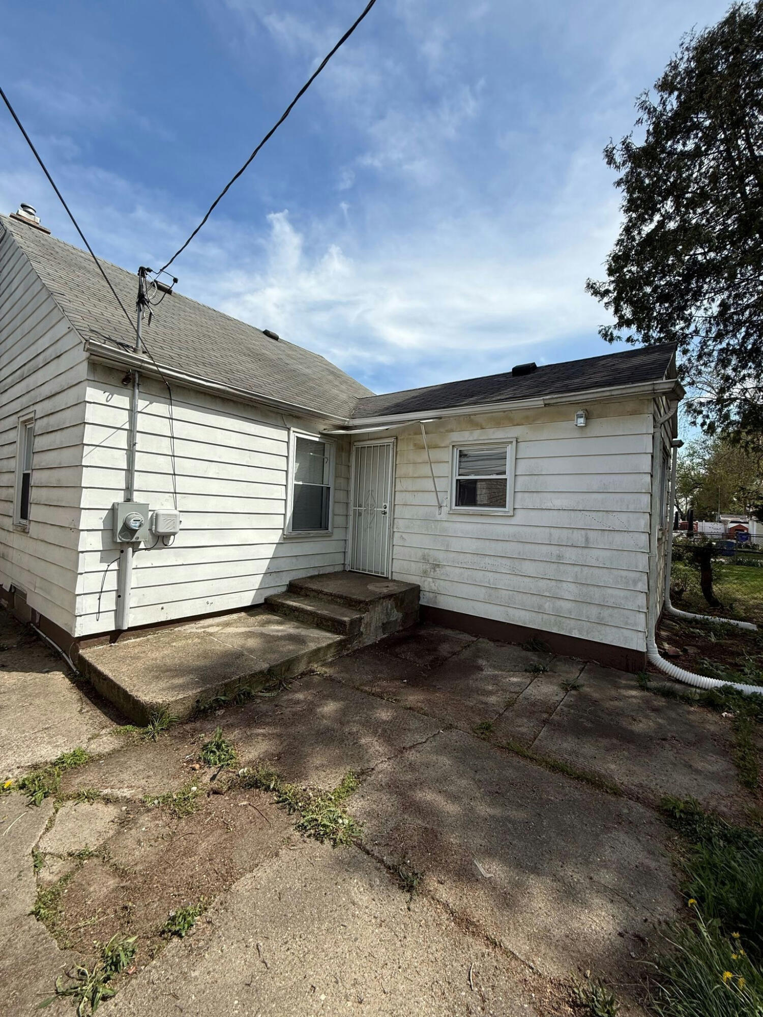 8289 Terry Street Detroit, MI 48228 - Photo 3 of 17 YV0S6zo70etW-mG4-ExpbUwYBm40pYJbYxK-VH2_