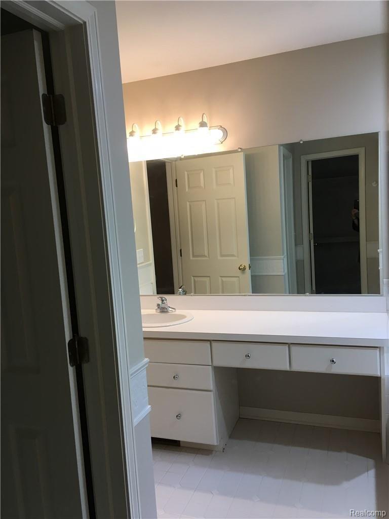6170 Beecher Road Flint, MI 48532 - Photo 12 of 22 IMG_2154.JPG