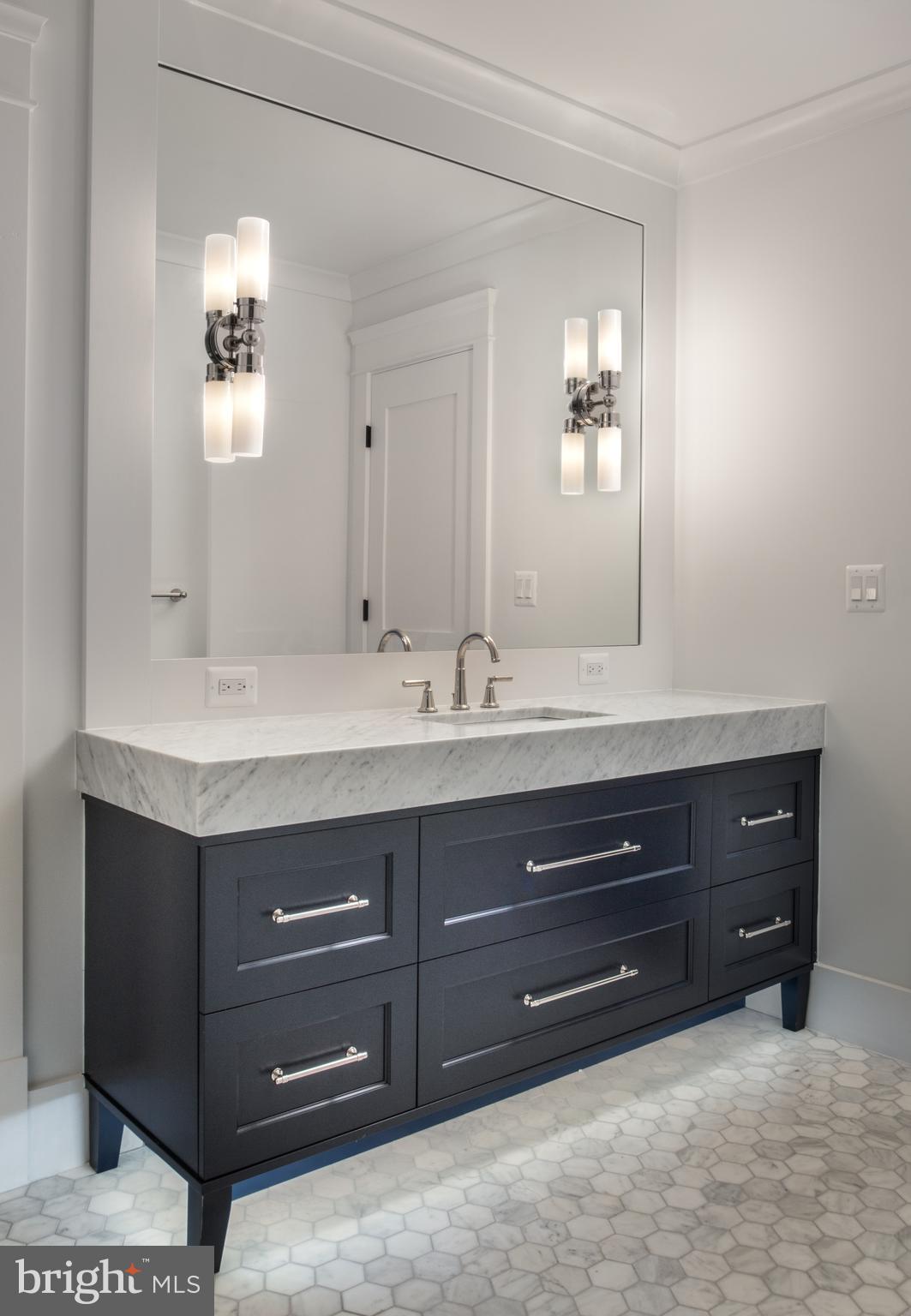 4940 Little Falls Road Arlington, VA 22207 - Photo 13 of 25