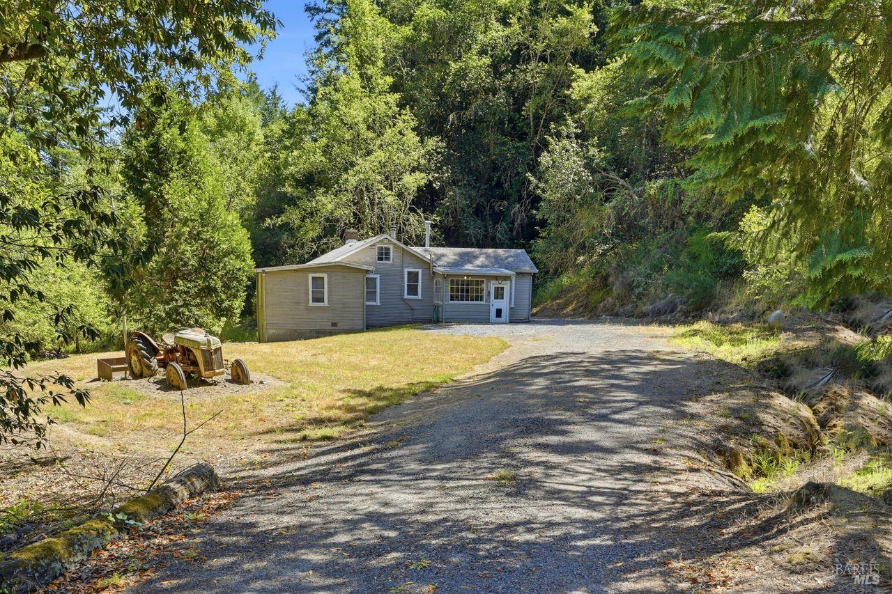 886 Montgomery Road Sebastopol, CA 95472 - Photo 1 of 37