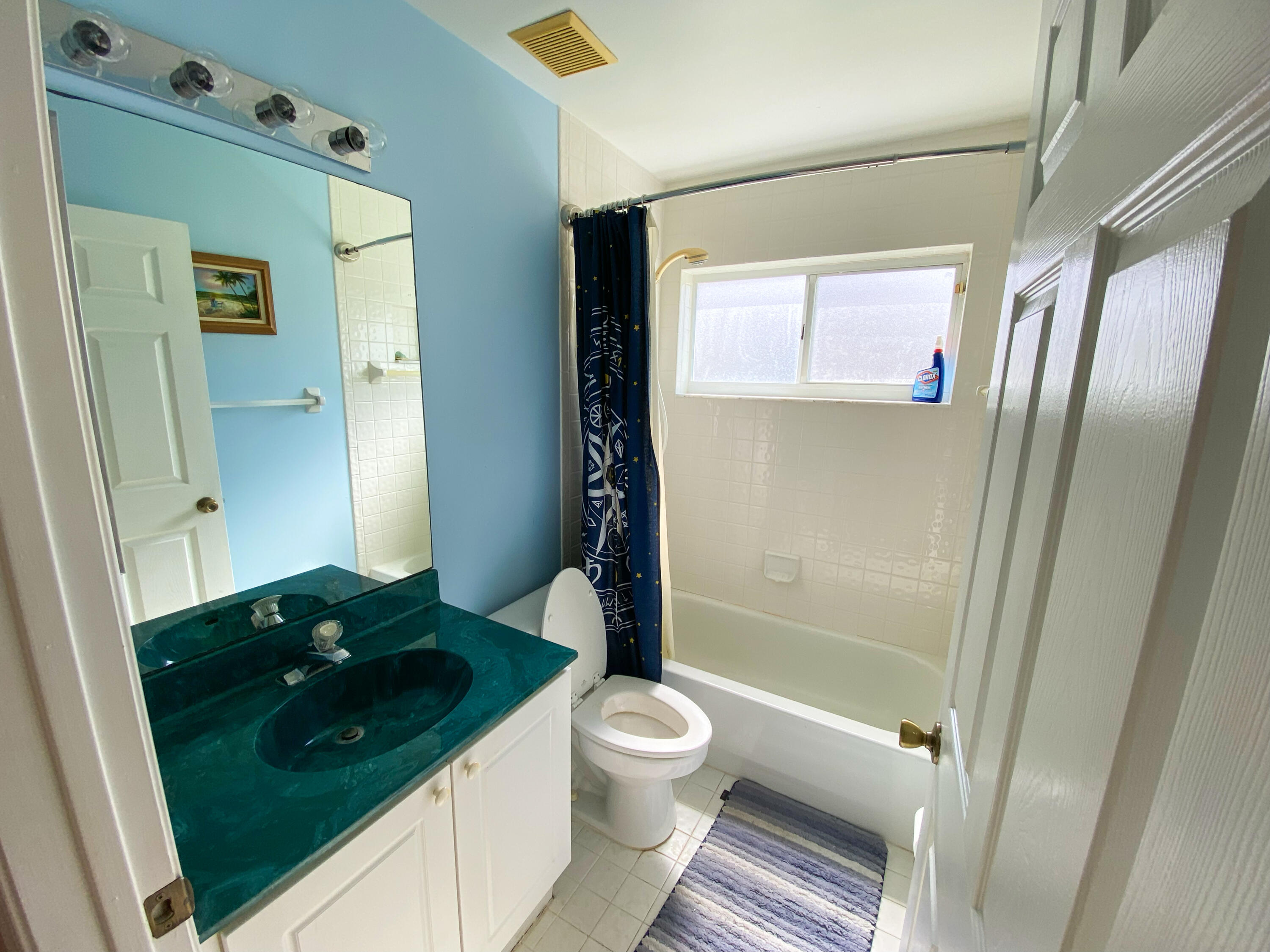 1820 Barnstable Road Wellington, FL 33414 - Photo 26 of 31 Bathroom02