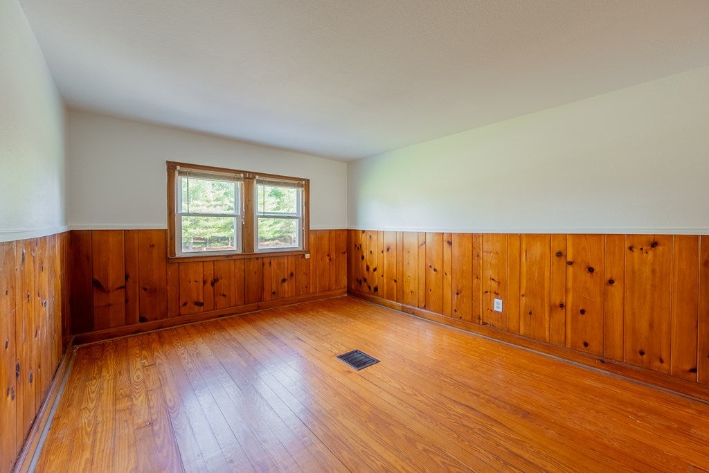 5099 Thornspring Road Pulaski, VA 24301 - Photo 33 of 53 Gallery Image 33
