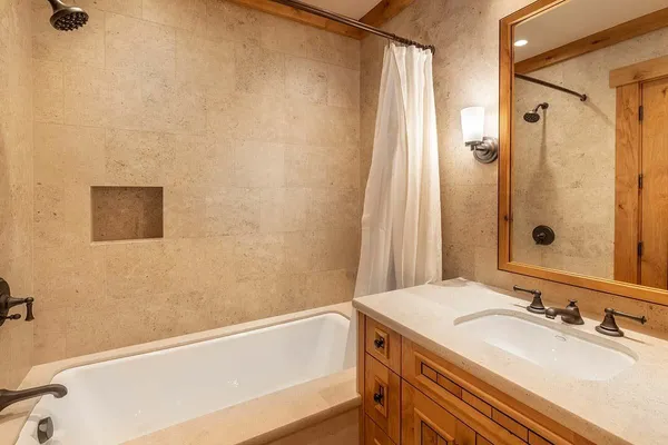 $8,995,000 | 8458 Valhalla Drive, Truckee, CA 96161