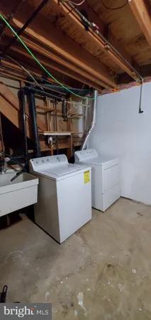 a view of utility room