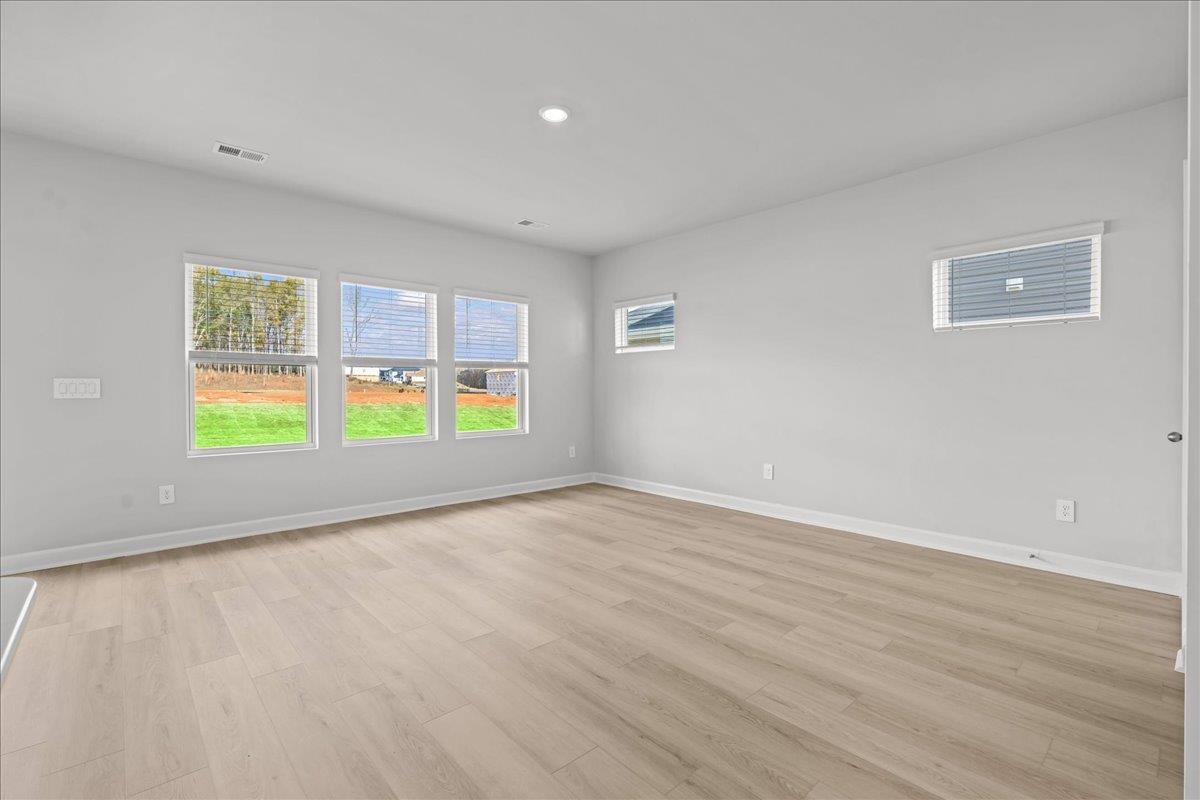 674 Cozy Blf Road Spartanburg, SC 29301 - Photo 4 of 33