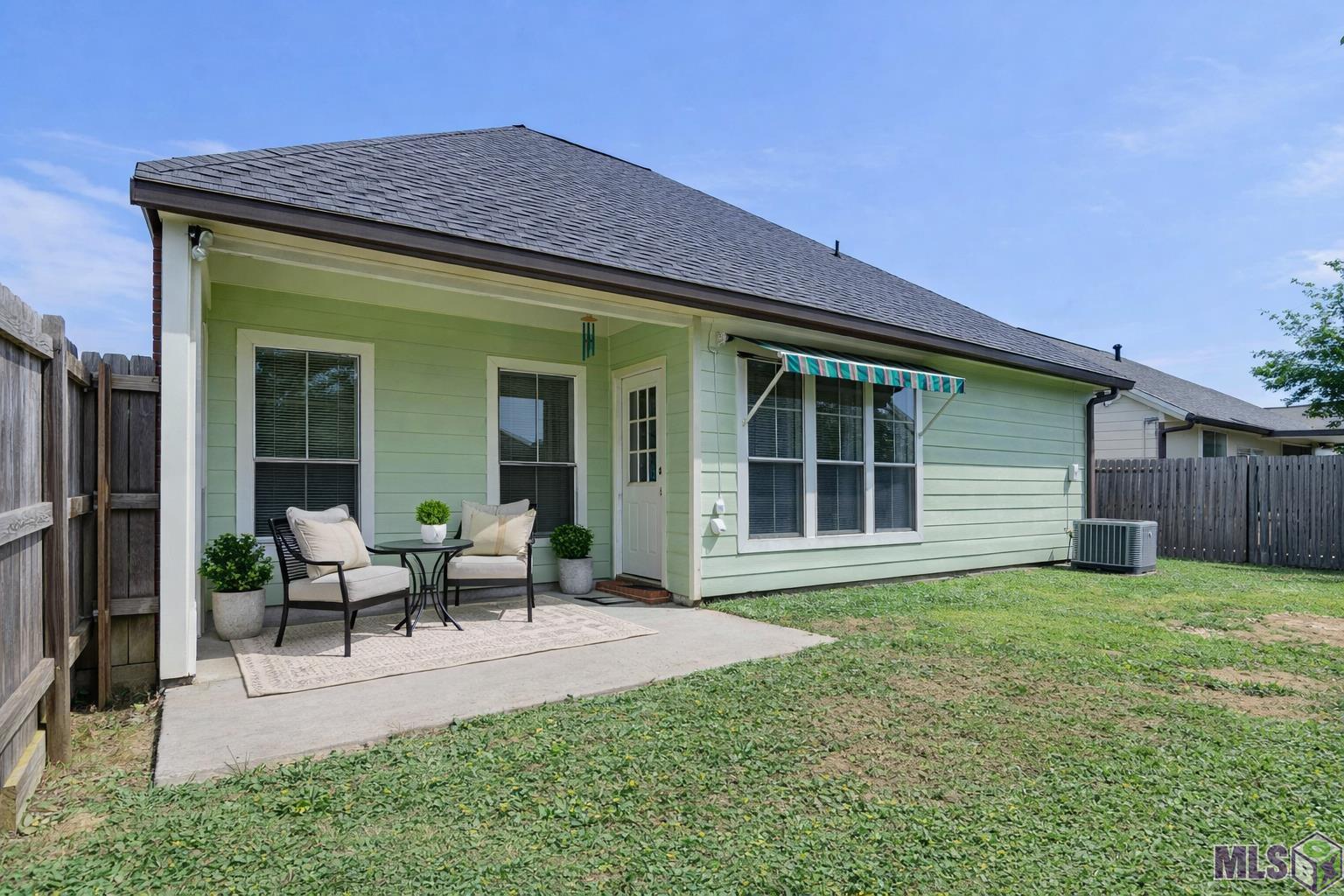 40423 Cross Ridge Avenue Gonzales, LA 70737 - Photo 24 of 26 Virtually staged patio